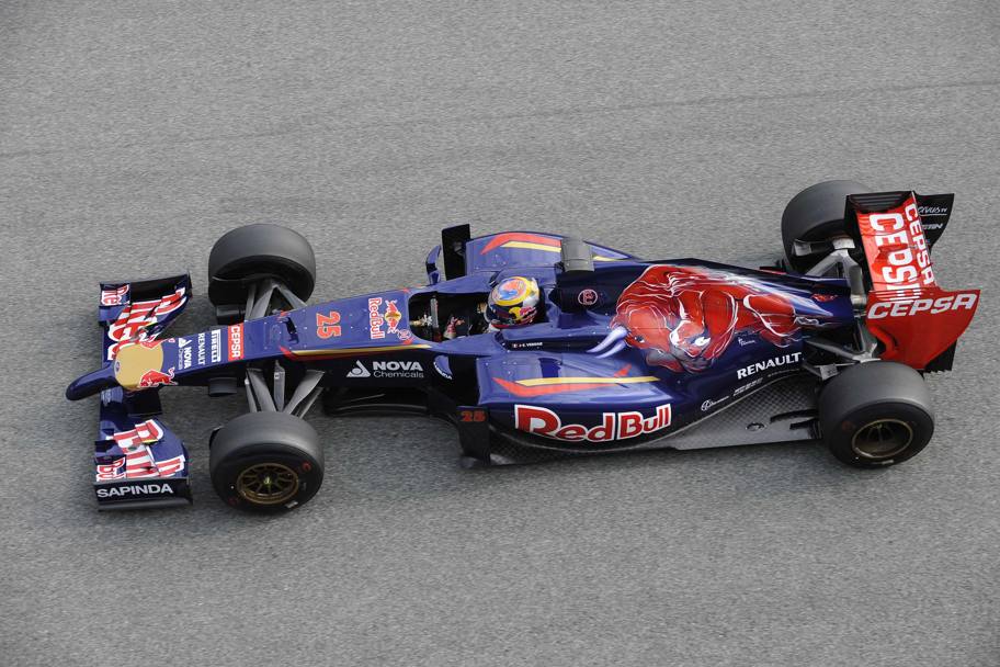 La Toro Rosso in azione a Jerez. Colombo